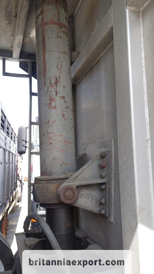 VOLVO FL7 260 Intercooler 6X2 Tipper – 26 Ton | 8 Tyres | Export Ready - قلابات: صور 5 VOLVO FL7 260 Intercooler 6X2 Tipper – 26 Ton | 8 Tyres | Export Ready - قلابات: صور 5