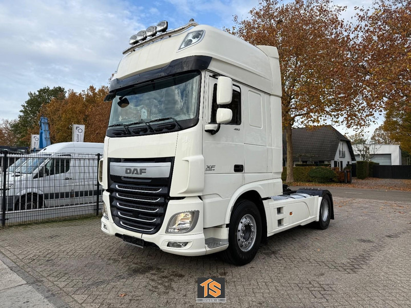 DAF FT XF 106.460 SSC RETARDER - KLIMA - 2 TANKS - GERMAN TRUCK - شاحنة جرار: صور 1 DAF FT XF 106.460 SSC RETARDER - KLIMA - 2 TANKS - GERMAN TRUCK - شاحنة جرار: صور 1