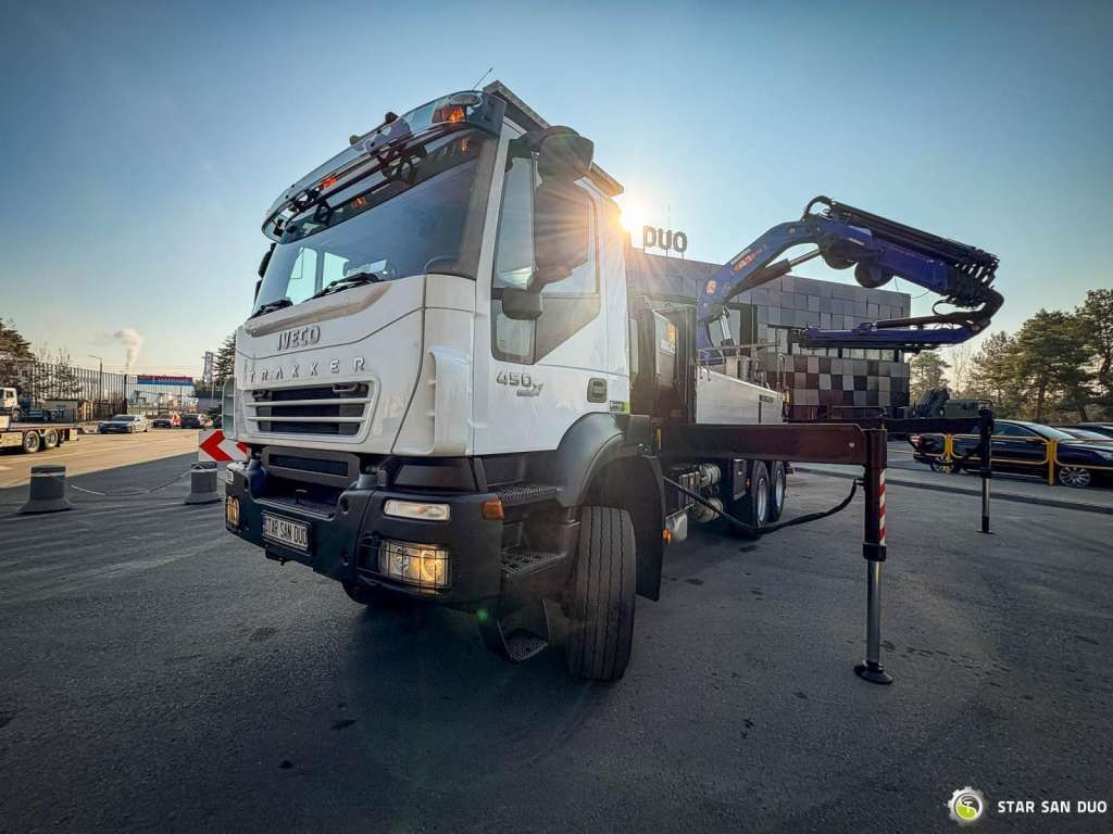 Iveco TRAKKER 450 6x6 PM41S FLY JIB Crane Kipper - شاحنة كرين: صور 4 Iveco TRAKKER 450 6x6 PM41S FLY JIB Crane Kipper - شاحنة كرين: صور 4