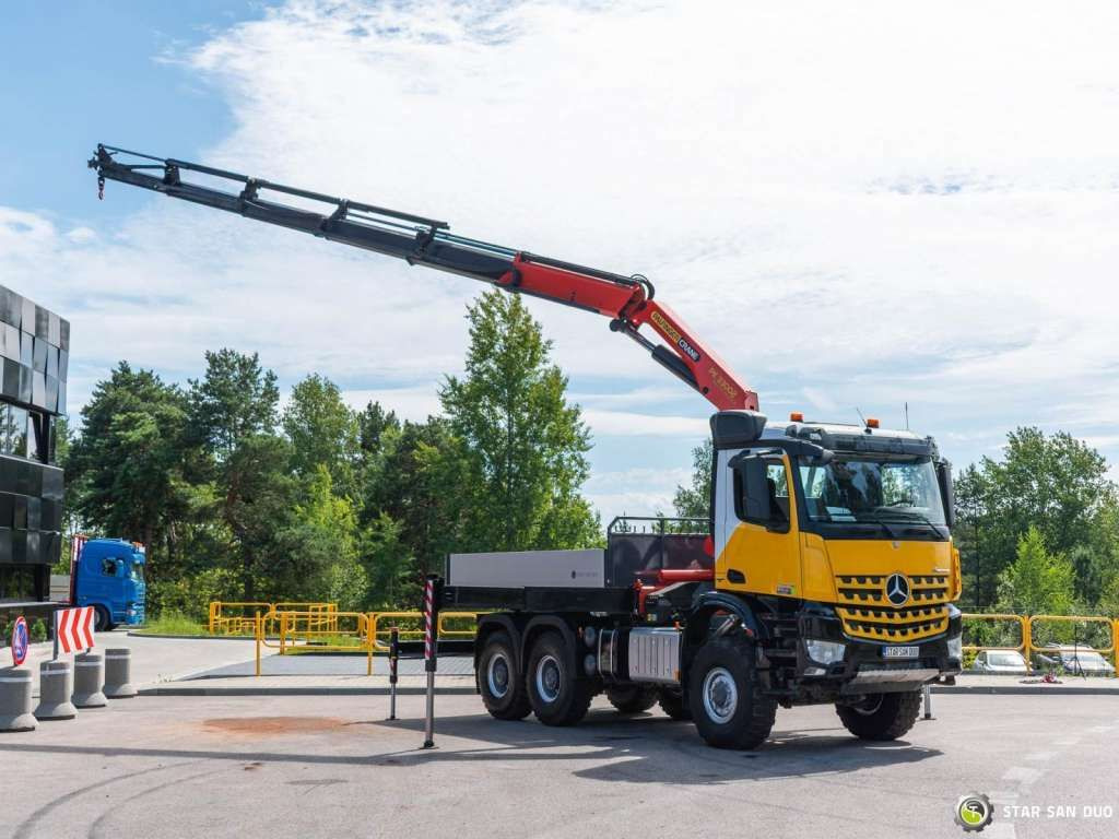 Mercedes-Benz AROCS 3345 6x6 PALFINGER PK 33002 Euro 6 Crane - شاحنة كرين: صور 3 Mercedes-Benz AROCS 3345 6x6 PALFINGER PK 33002 Euro 6 Crane - شاحنة كرين: صور 3