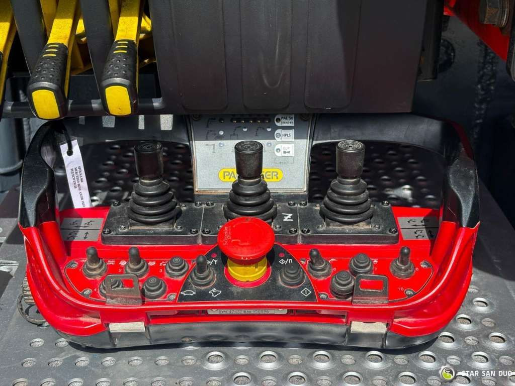 شاحنة كرين Mercedes-Benz  AXOR 1833 4x4 Palfinger PK 22002 EH Crane Winch: صور 28