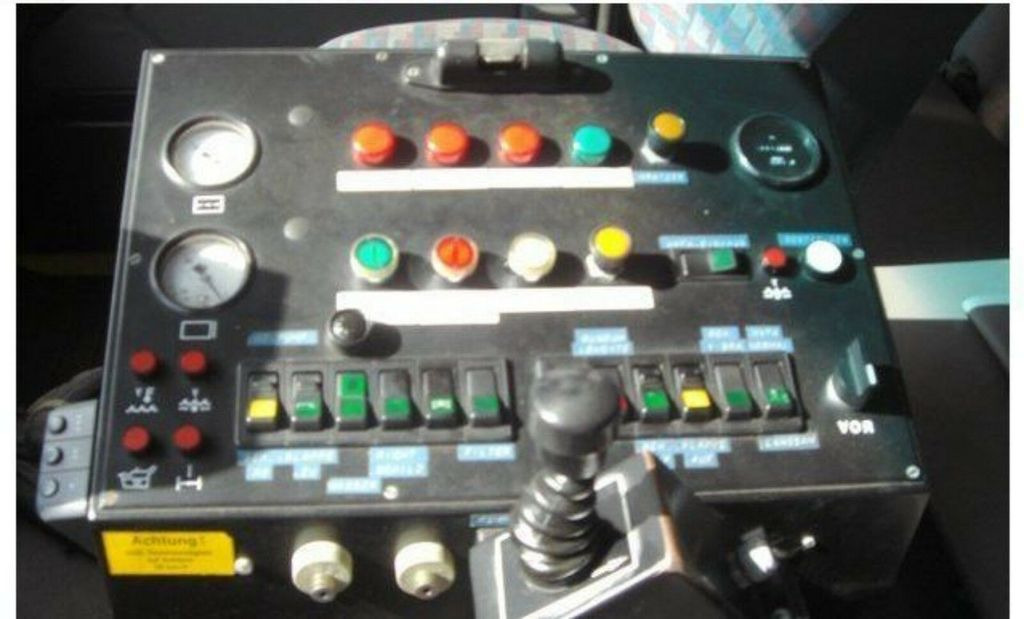 تأجير Mercedes-Benz SK 1820 4x2 Schienenreinigungs Kehrmaschine RAIL  Mercedes-Benz SK 1820 4x2 Schienenreinigungs Kehrmaschine RAIL: صور 10