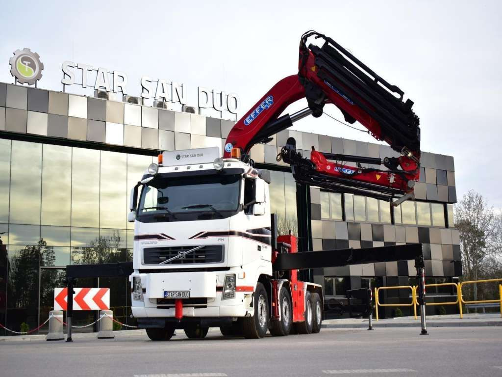 Volvo FH 520 8x2 EFFER 850 Fly Jib Winch 5th - شاحنة جرار: صور 2 Volvo FH 520 8x2 EFFER 850 Fly Jib Winch 5th - شاحنة جرار: صور 2