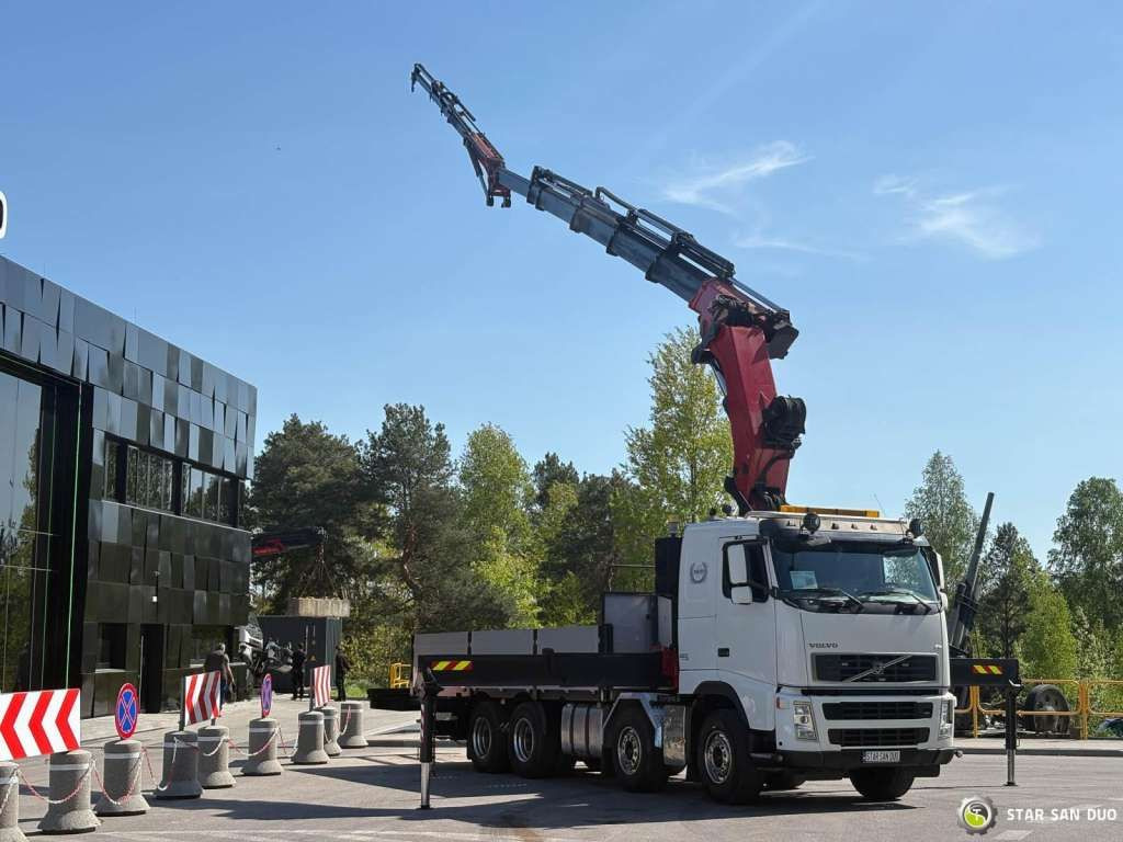 Volvo FH 520 8x4 HMF THOR K6 Fly Jib Euro 4 Winch - شاحنة كرين: صور 2 Volvo FH 520 8x4 HMF THOR K6 Fly Jib Euro 4 Winch - شاحنة كرين: صور 2