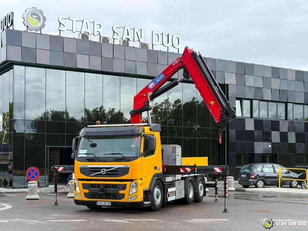 Volvo FM 460 6x4x4 HMF 3220 Crane HDS - شاحنة جرار: صور 3 Volvo FM 460 6x4x4 HMF 3220 Crane HDS - شاحنة جرار: صور 3