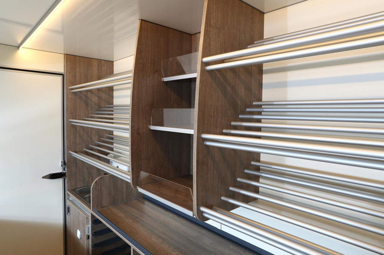 Tourenmobil BORCO HÖHNS - شاحنات طعام: صور 4 Tourenmobil BORCO HÖHNS - شاحنات طعام: صور 4