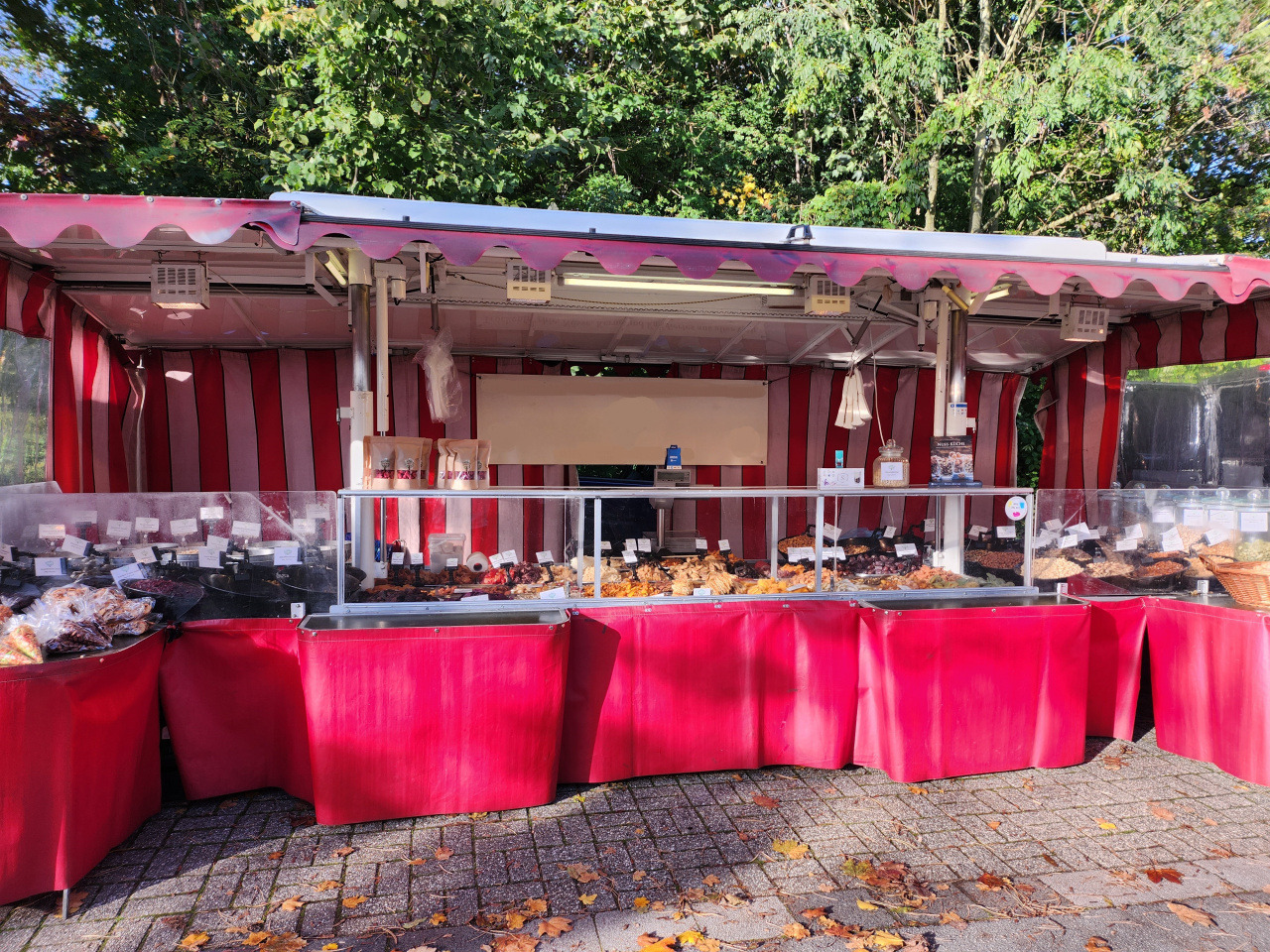 Verkaufsanhänger Alf - عربة الطعام: صور 2 Verkaufsanhänger Alf - عربة الطعام: صور 2