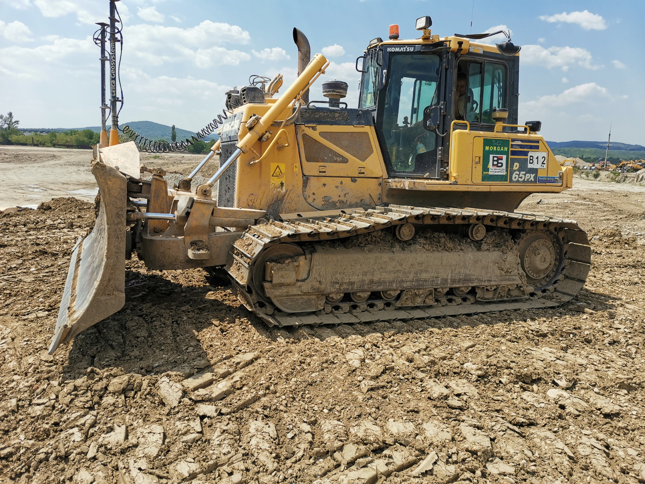 KOMATSU D65 PX 17 - بلدوزر: صور 1 KOMATSU D65 PX 17 - بلدوزر: صور 1