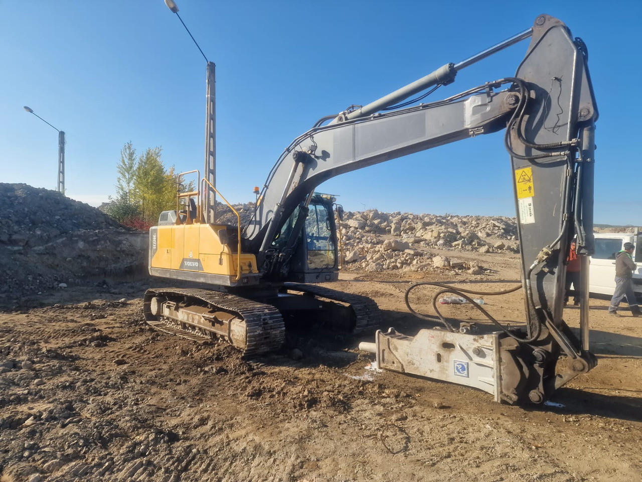 VOLVO EC220 E - حفارة: صور 2 VOLVO EC220 E - حفارة: صور 2