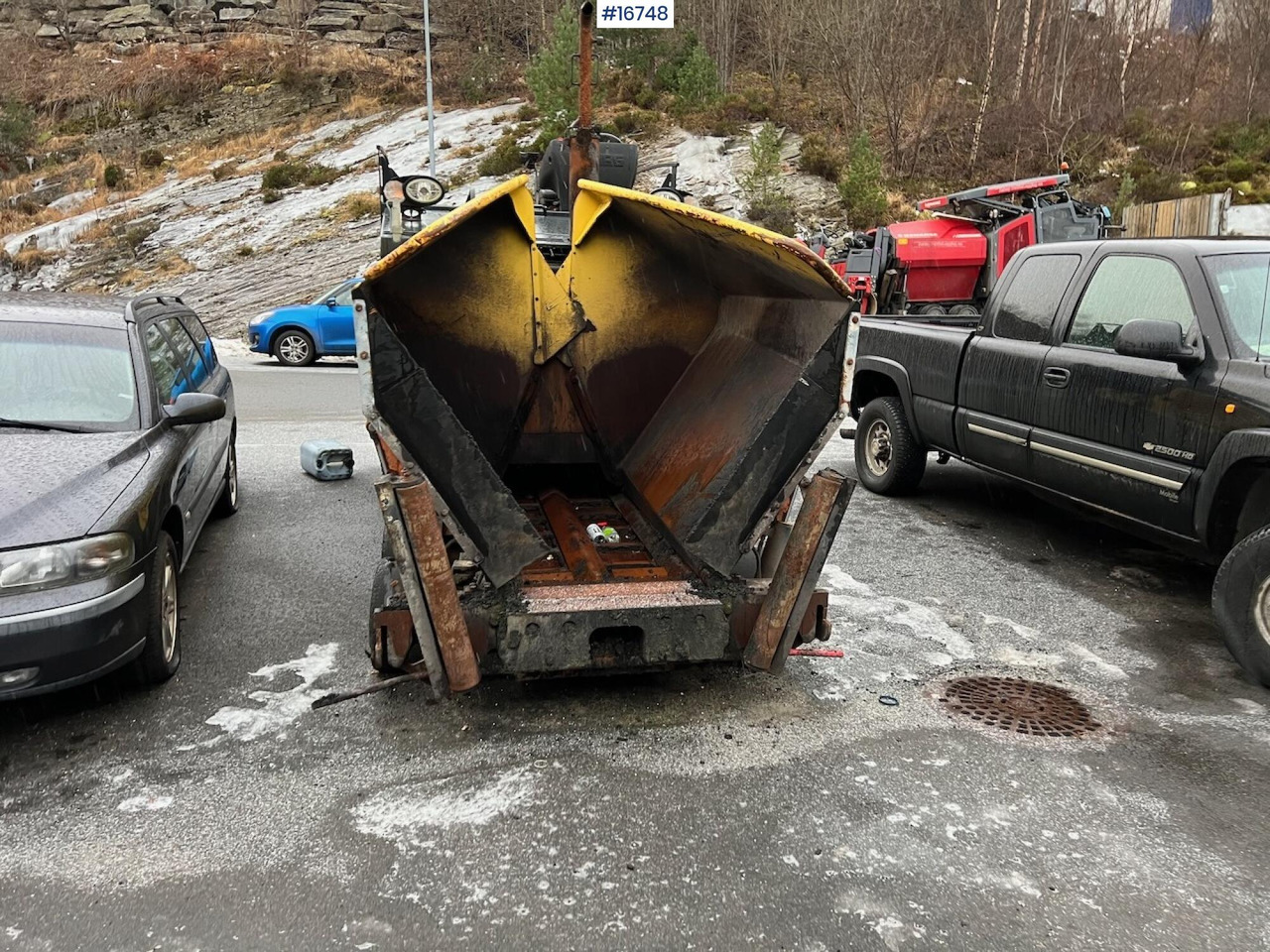 Bomag BF 300P - آلة أسفلت: صور 2 Bomag BF 300P - آلة أسفلت: صور 2