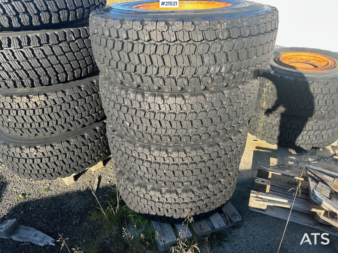 Bridgestone dekk - الإطارات - آلات البناء: صور 1 Bridgestone dekk - الإطارات - آلات البناء: صور 1