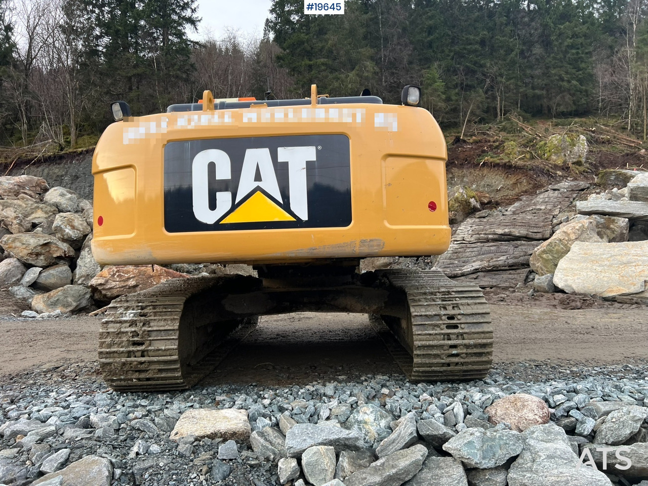 حفارة Caterpillar 323D: صور 11