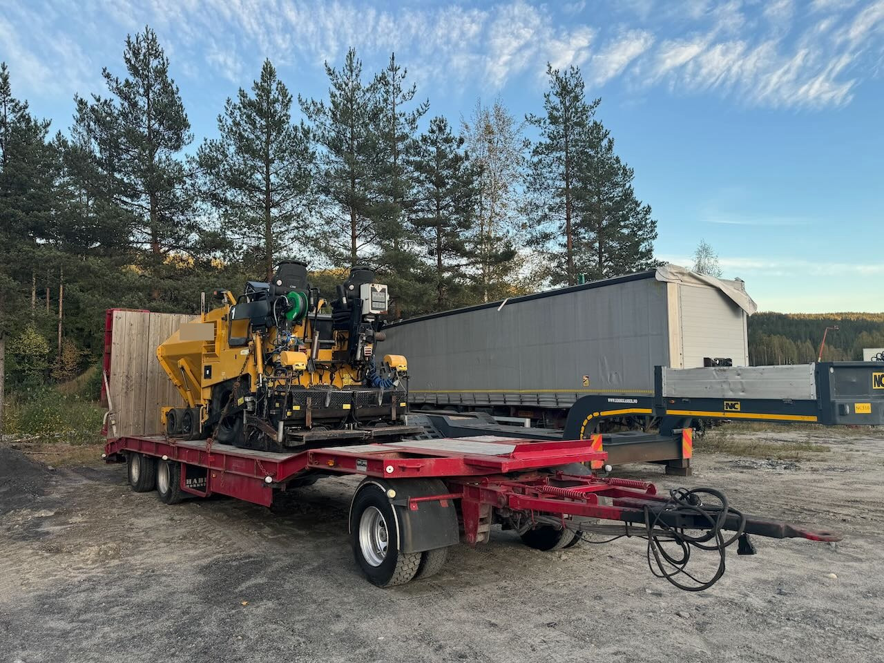 Caterpillar AP 300 - العامل بالقار: صور 1 Caterpillar AP 300 - العامل بالقار: صور 1