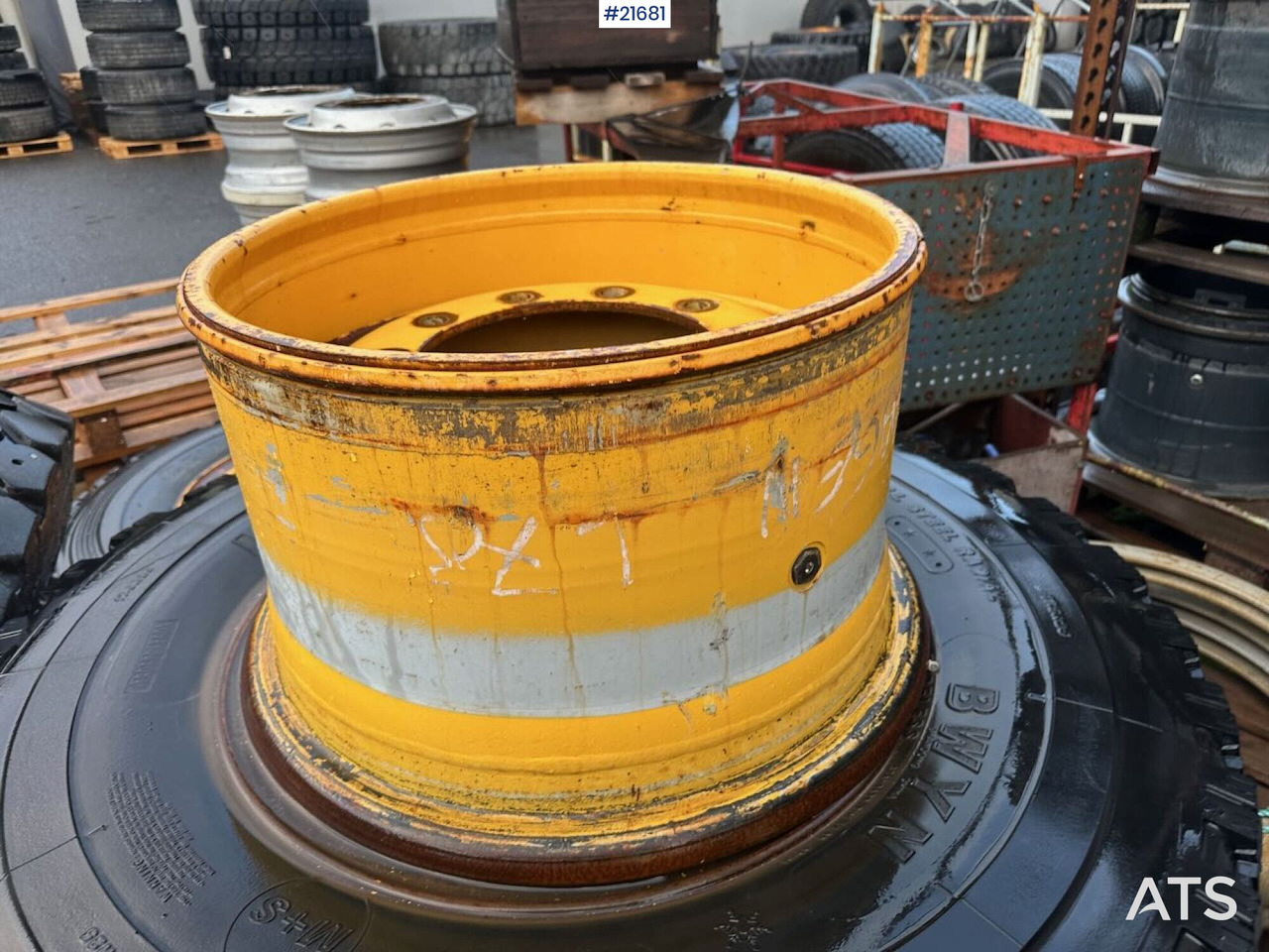 Hilo Dekkene har stått på en Volvo L60E - الإطارات والجنوط - آلات البناء: صور 5 Hilo Dekkene har stått på en Volvo L60E - الإطارات والجنوط - آلات البناء: صور 5