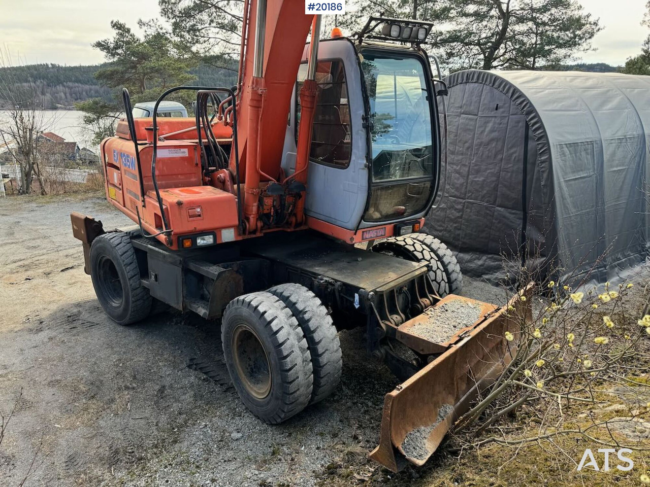 Hitachi EX135W - حفارة: صور 5 Hitachi EX135W - حفارة: صور 5
