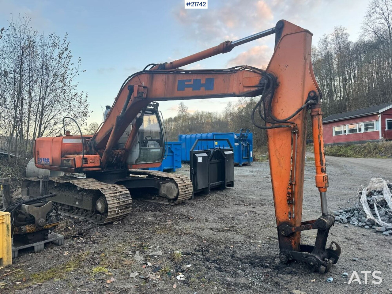 Hitachi EX165 - حفارات زحافة: صور 1 Hitachi EX165 - حفارات زحافة: صور 1
