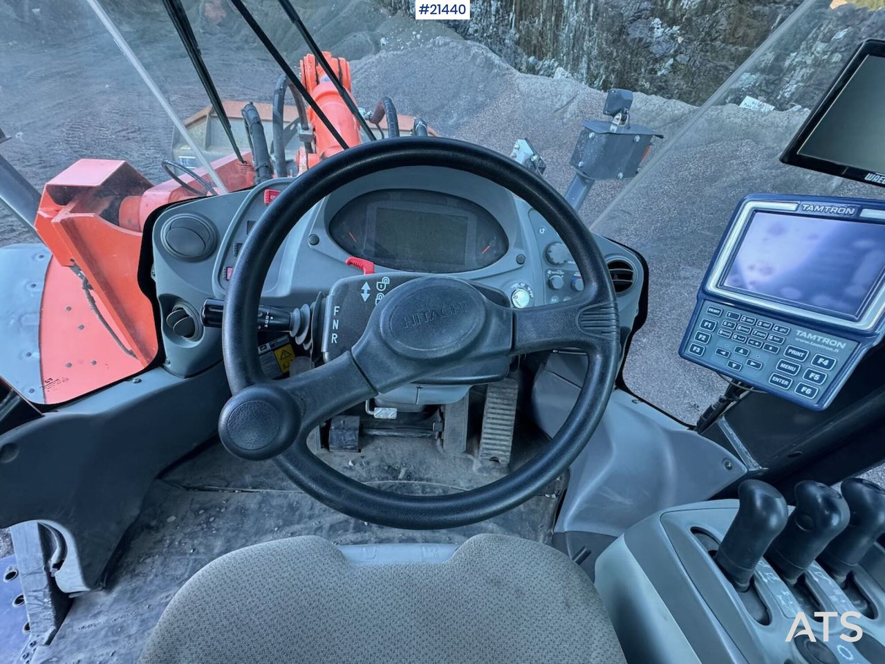 اللودر بعجل Hitachi ZW310: صور 28 اللودر بعجل Hitachi ZW310: صور 28