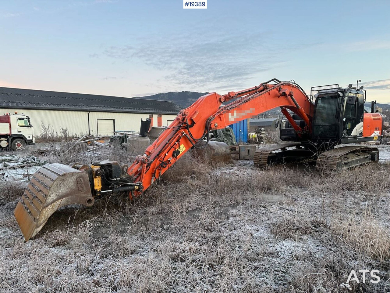 Hitachi ZX210LC-6 - حفارة: صور 1 Hitachi ZX210LC-6 - حفارة: صور 1