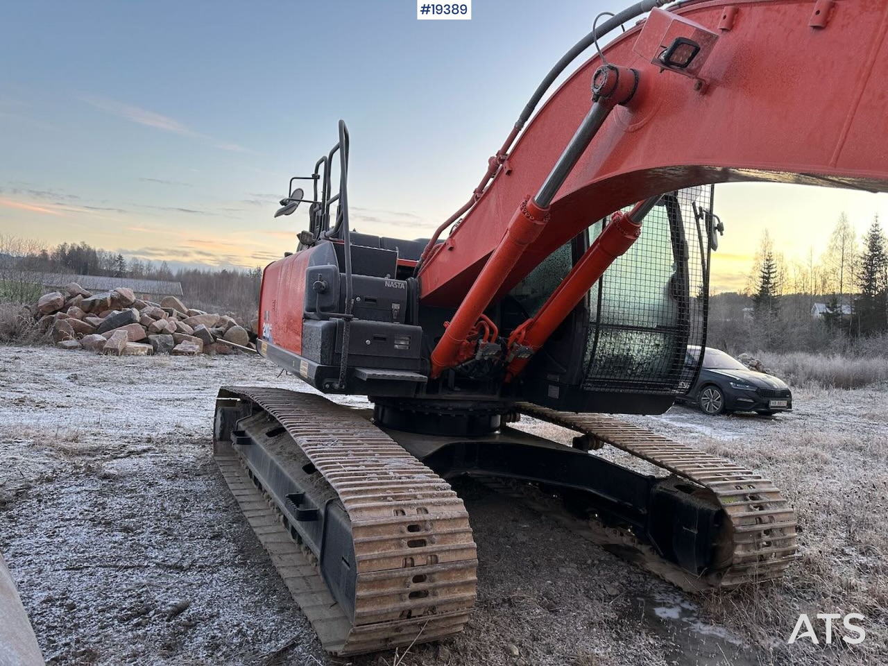 Hitachi ZX210LC-6 - حفارة: صور 5 Hitachi ZX210LC-6 - حفارة: صور 5