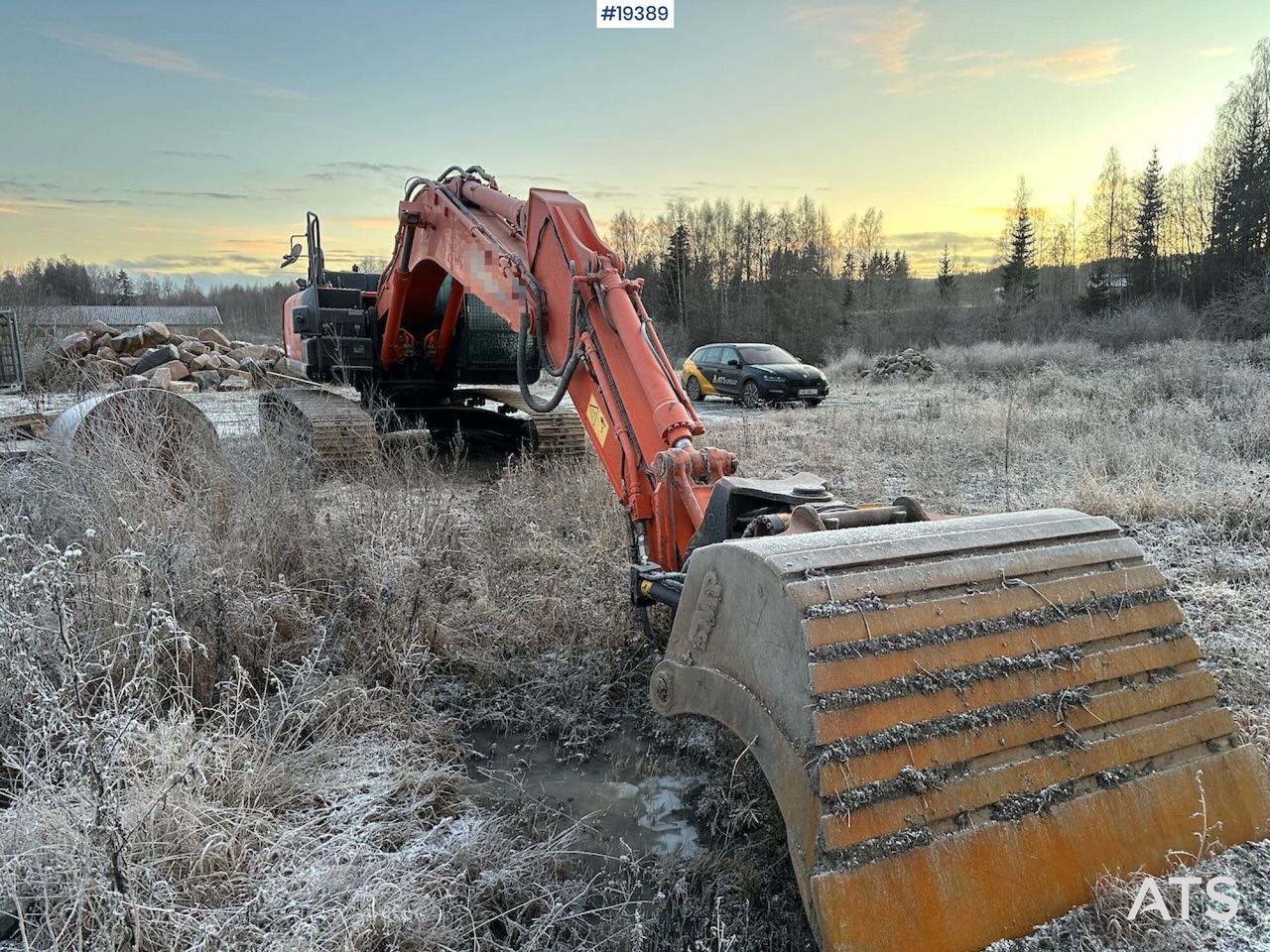 Hitachi ZX210LC-6 - حفارة: صور 4 Hitachi ZX210LC-6 - حفارة: صور 4