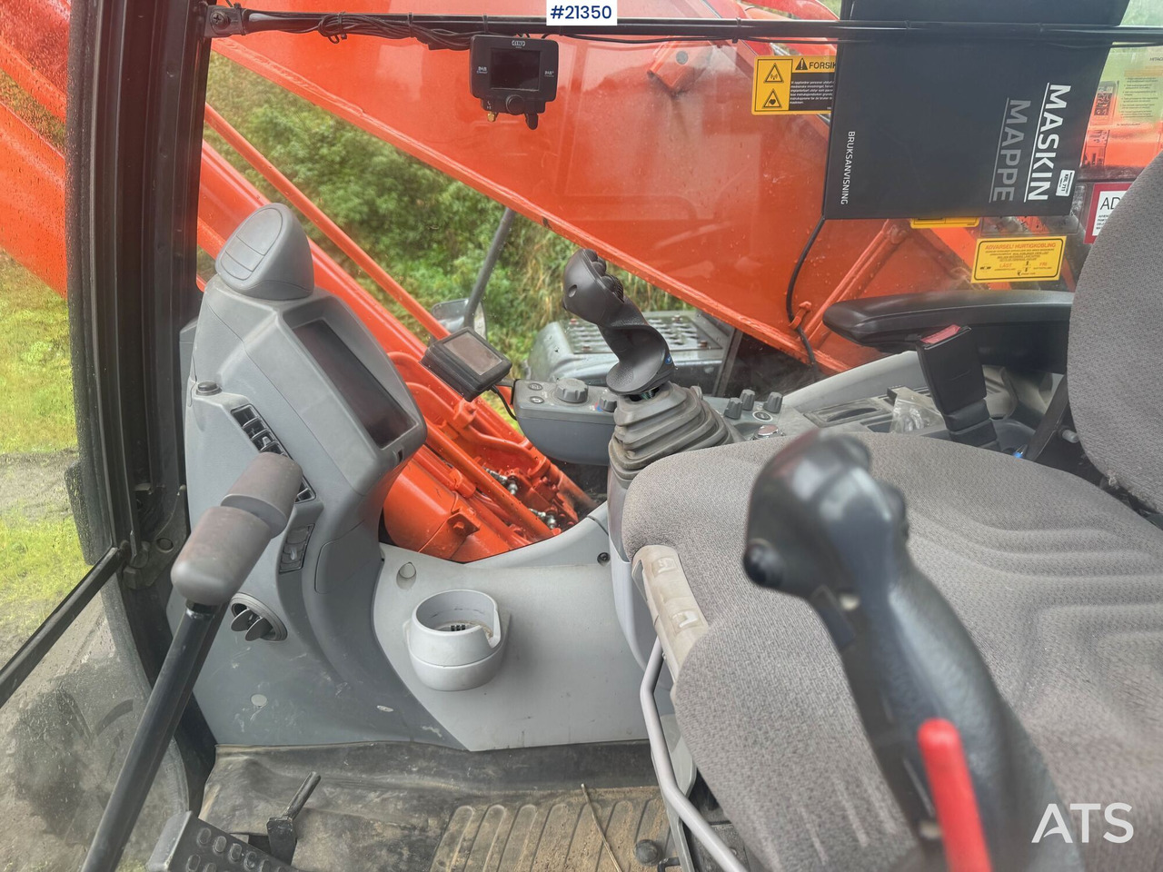 حفارة Hitachi ZX210LC: صور 24