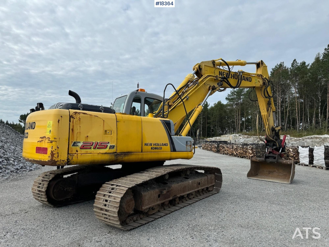 Kobelco E215B - حفارة: صور 4 Kobelco E215B - حفارة: صور 4