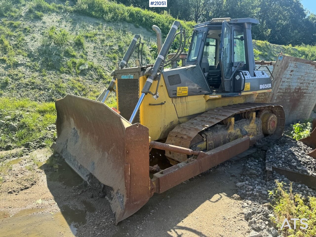 Komatsu D65EX - بلدوزر: صور 1 Komatsu D65EX - بلدوزر: صور 1