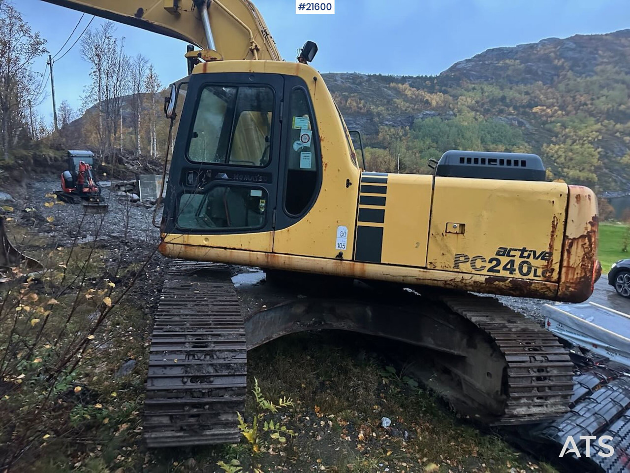 Komatsu PC240LC gravemaskin - حفارات زحافة: صور 5 Komatsu PC240LC gravemaskin - حفارات زحافة: صور 5