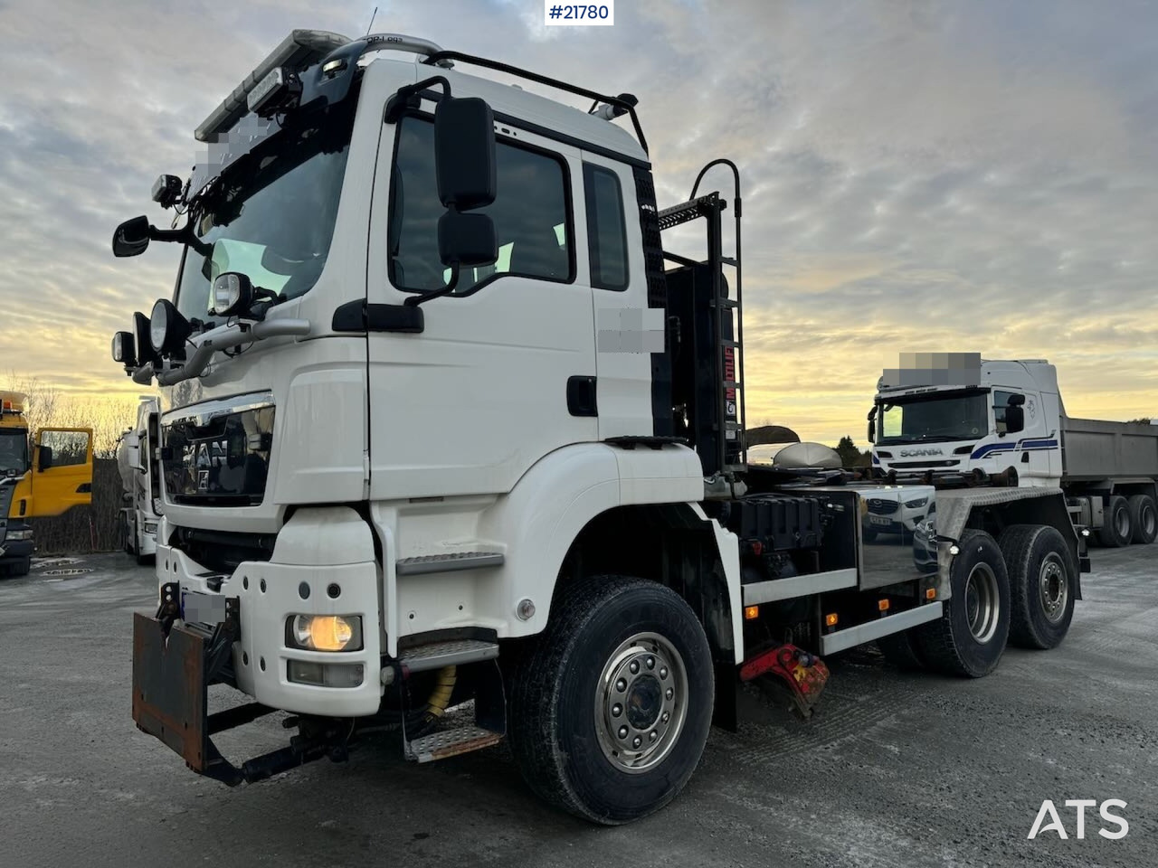 MAN TGS 28.480 6x4 brøyterigget Krokbil m/ underliggende skjær og kranhydraulikk. - شاحنة ذات الخطاف: صور 1 MAN TGS 28.480 6x4 brøyterigget Krokbil m/ underliggende skjær og kranhydraulikk. - شاحنة ذات الخطاف: صور 1