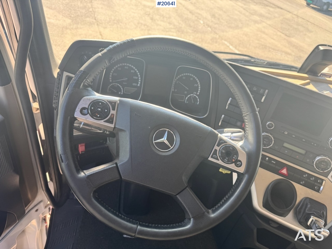شاحنة جرار Mercedes 2551: صور 19