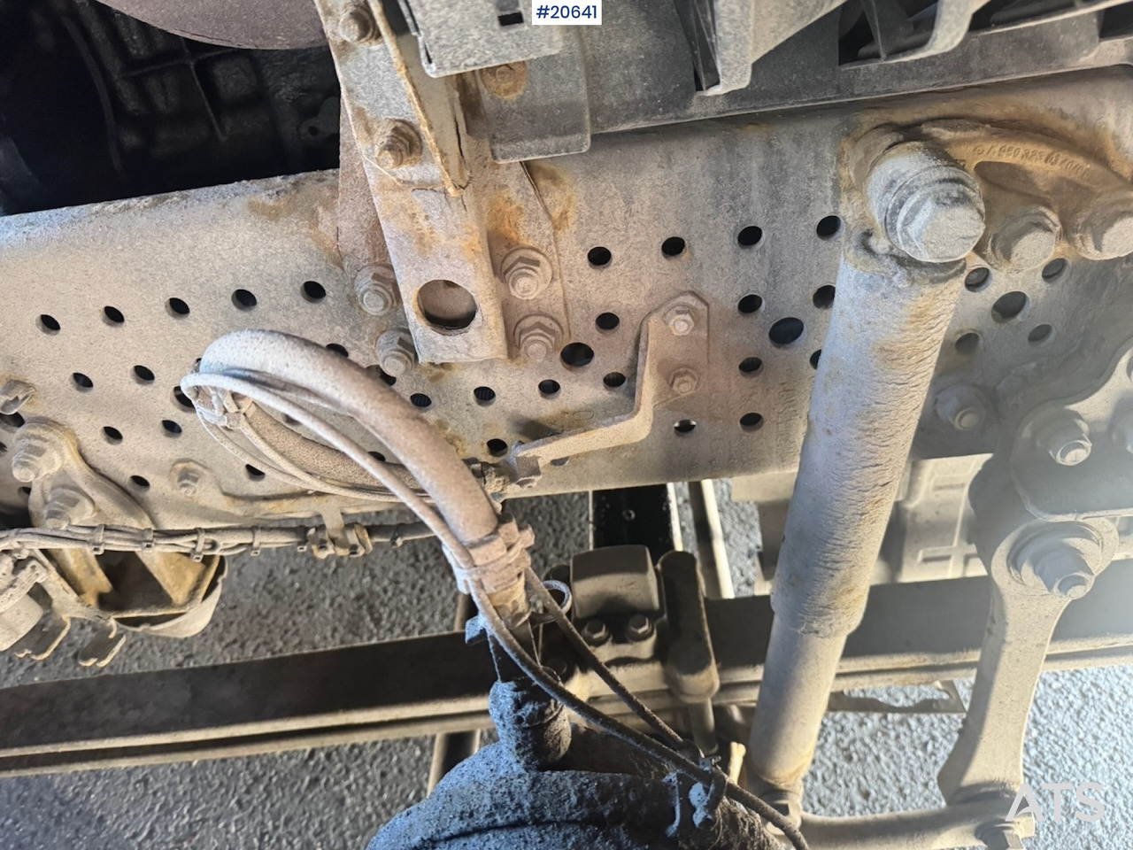 شاحنة جرار Mercedes 2551: صور 14