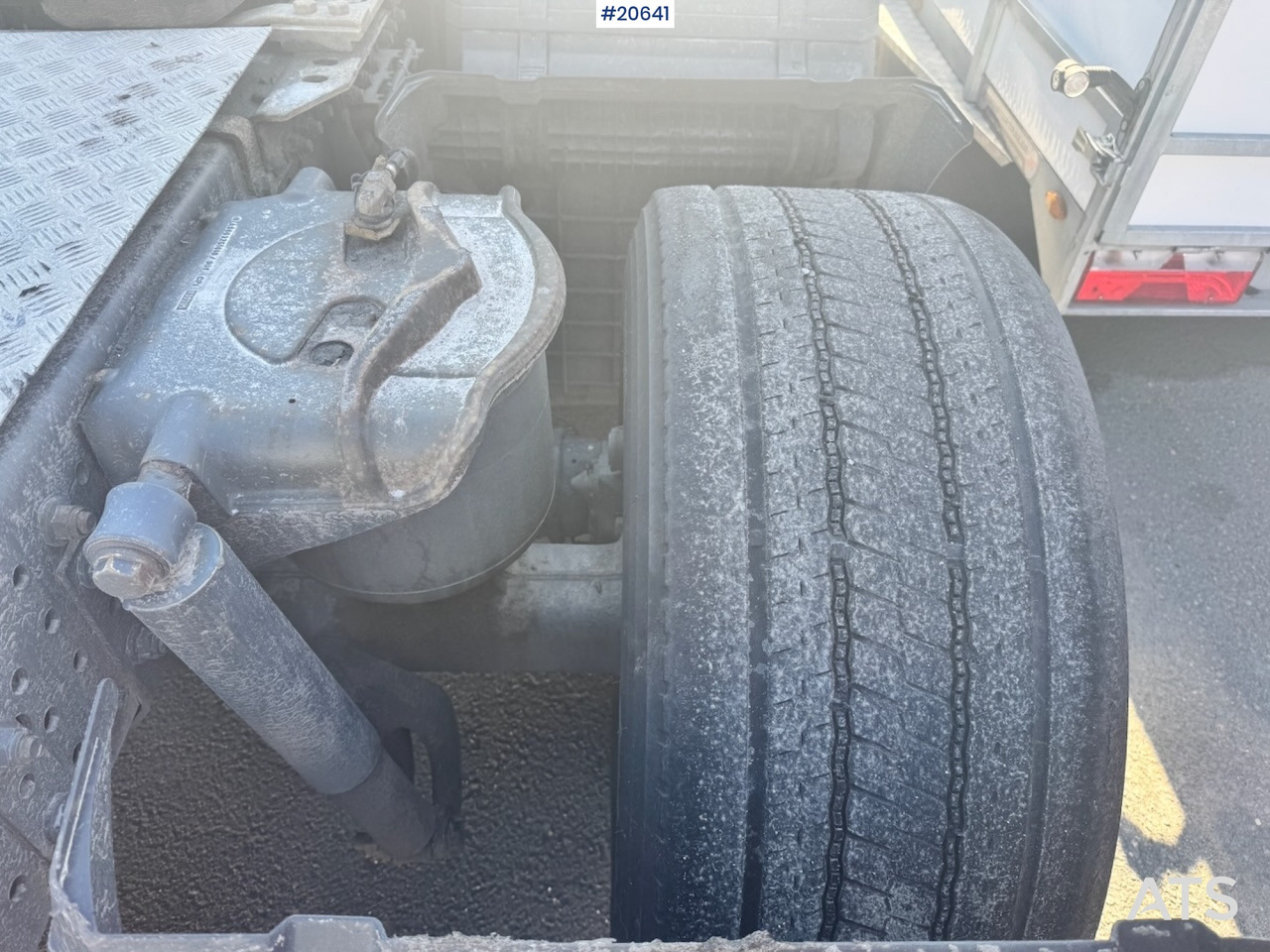 شاحنة جرار Mercedes 2551: صور 11