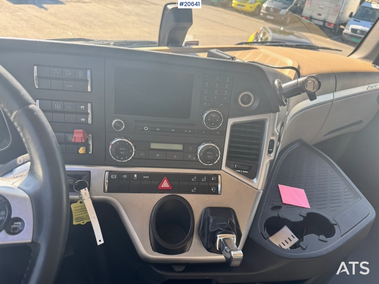 شاحنة جرار Mercedes 2551: صور 18