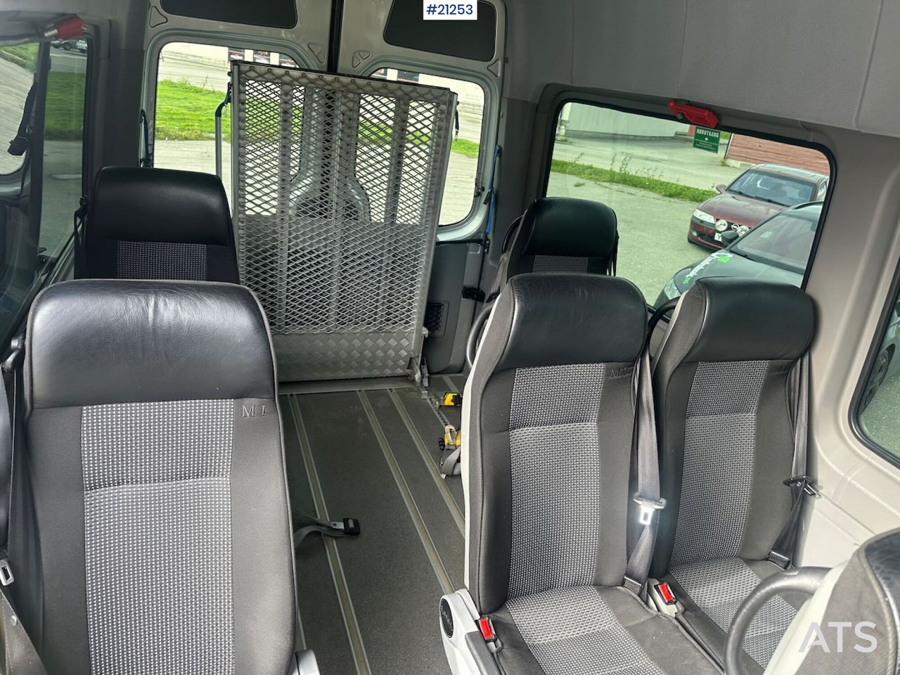 صغيرة, ميكروباص Mercedes Sprinter: صور 19