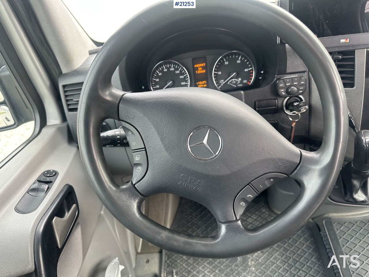 صغيرة, ميكروباص Mercedes Sprinter: صور 25