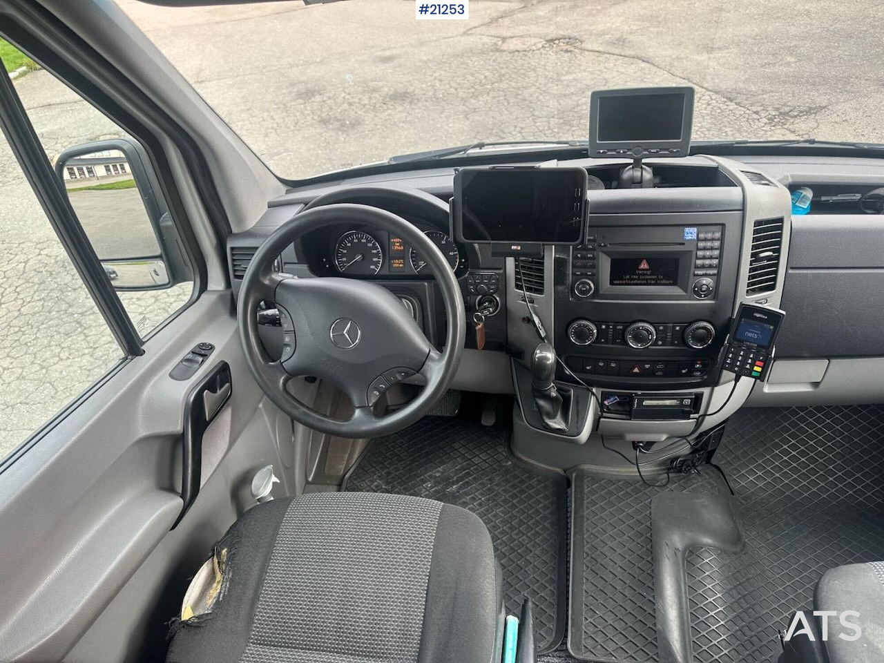صغيرة, ميكروباص Mercedes Sprinter: صور 23