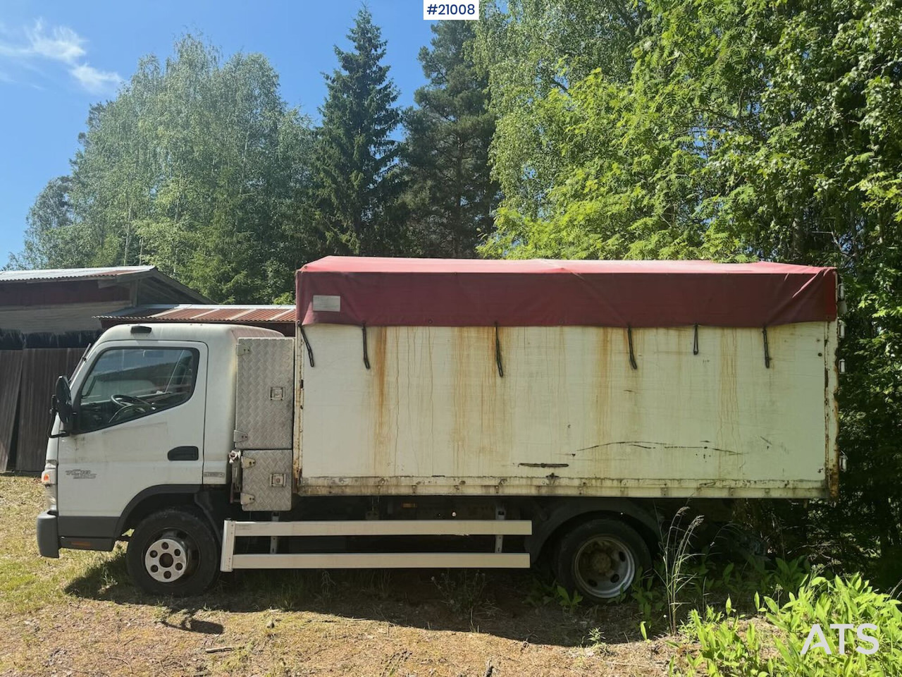 Mitsubishi Fuso Canter - شاحنات مسطحة: صور 2 Mitsubishi Fuso Canter - شاحنات مسطحة: صور 2