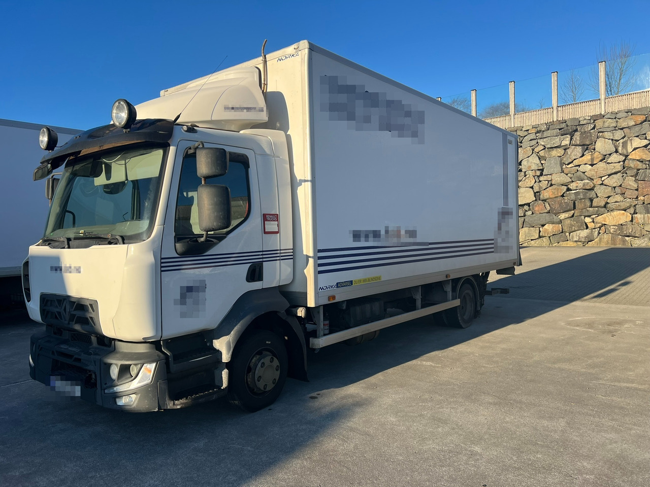 Renault D7.5 - بصندوق مغلق شاحنة: صور 1 Renault D7.5 - بصندوق مغلق شاحنة: صور 1