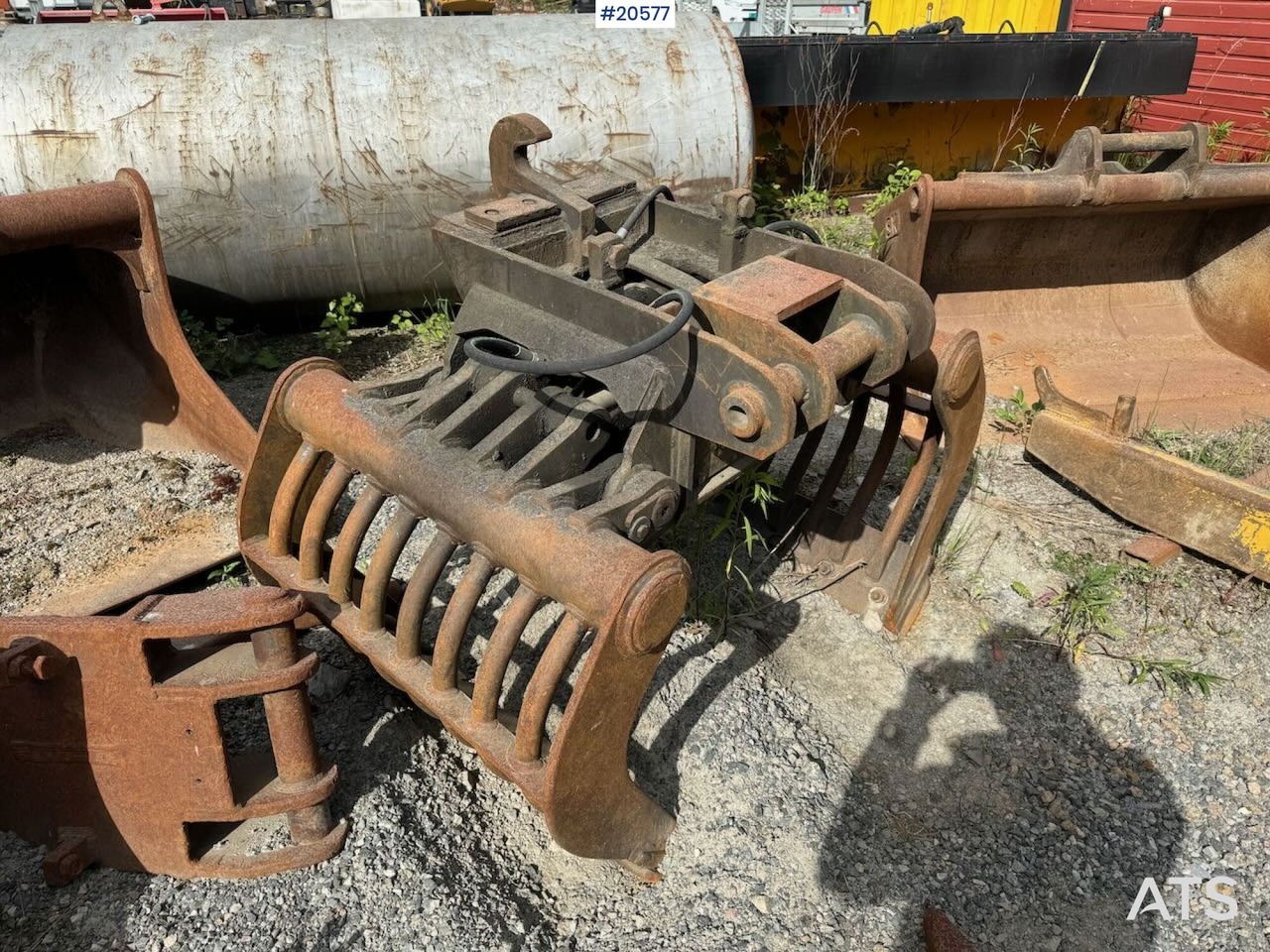 Tømmerklo m/ B20 feste - مخلبي - آلات البناء: صور 3 Tømmerklo m/ B20 feste - مخلبي - آلات البناء: صور 3