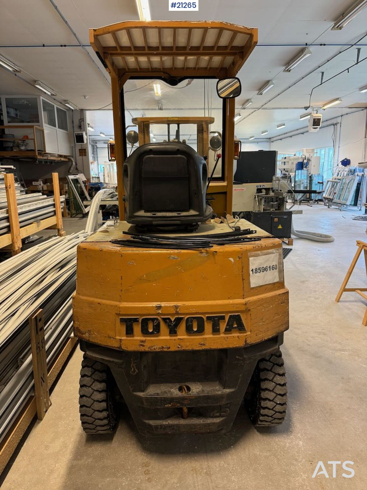 Toyota 3FB25 - رافعة شوكية كهربائية: صور 5 Toyota 3FB25 - رافعة شوكية كهربائية: صور 5
