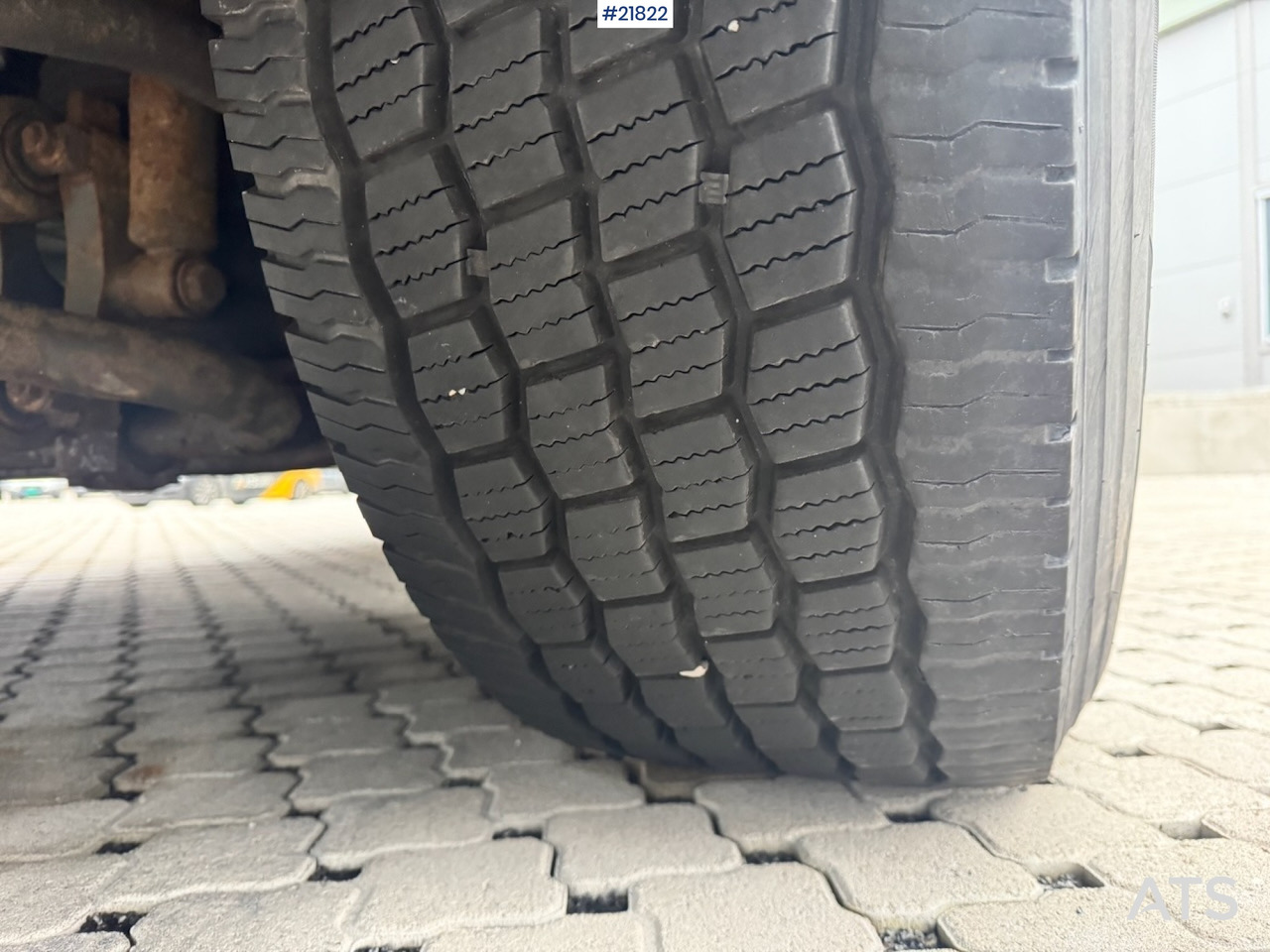 بصندوق مغلق شاحنة Volvo 2015 Volvo FH420 6x2 Skapbil. Eu-godkjent. SE VIDEO: صور 14