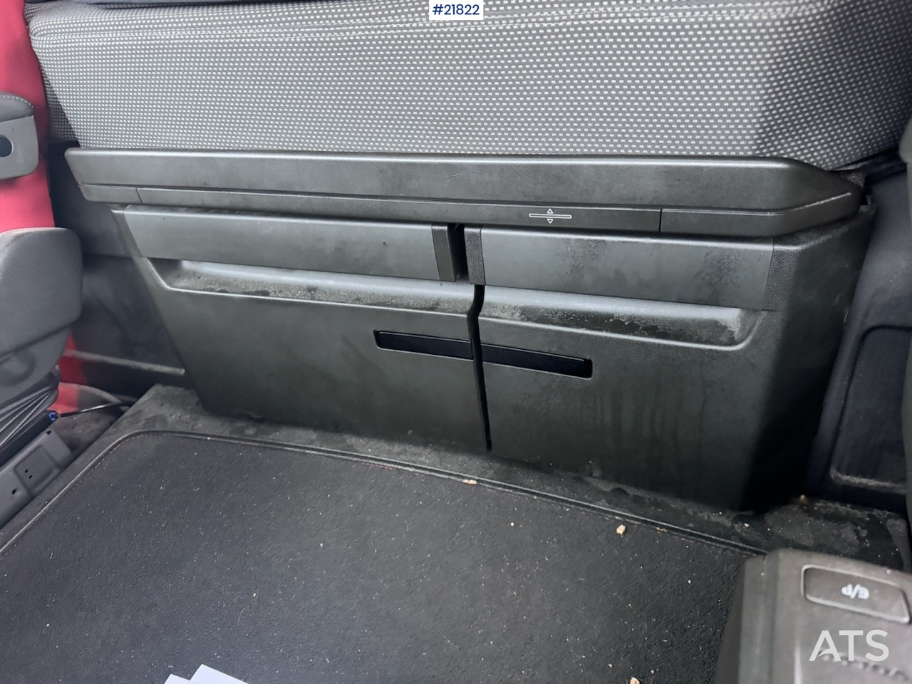 بصندوق مغلق شاحنة Volvo 2015 Volvo FH420 6x2 Skapbil. Eu-godkjent. SE VIDEO: صور 37