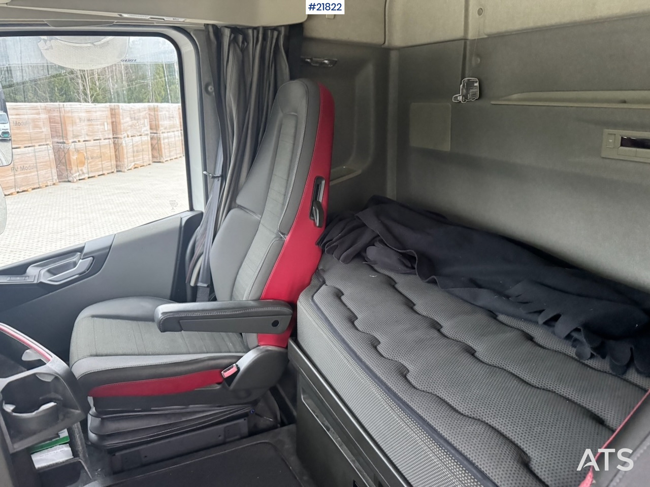 بصندوق مغلق شاحنة Volvo 2015 Volvo FH420 6x2 Skapbil. Eu-godkjent. SE VIDEO: صور 30