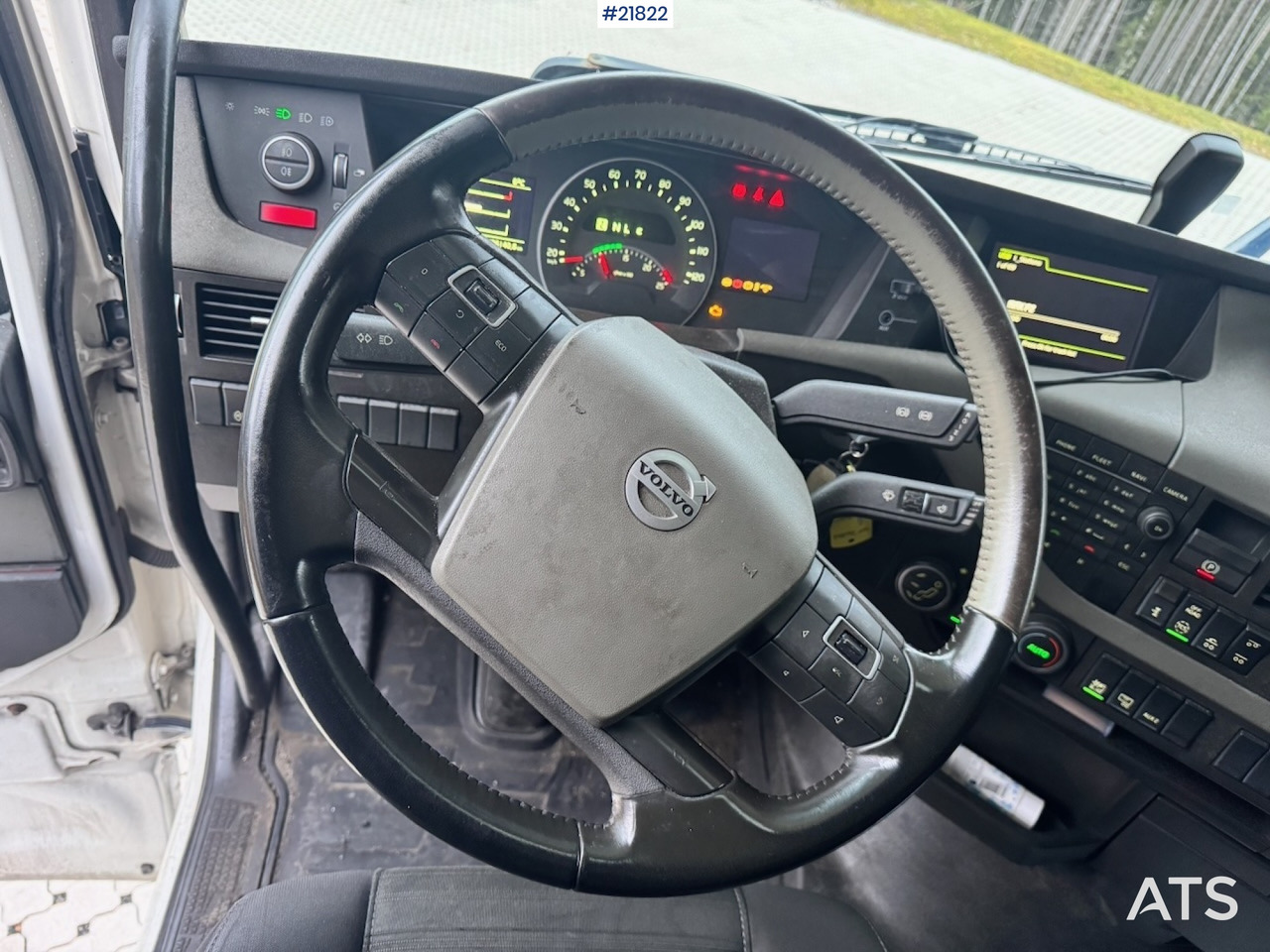 بصندوق مغلق شاحنة Volvo 2015 Volvo FH420 6x2 Skapbil. Eu-godkjent. SE VIDEO: صور 33