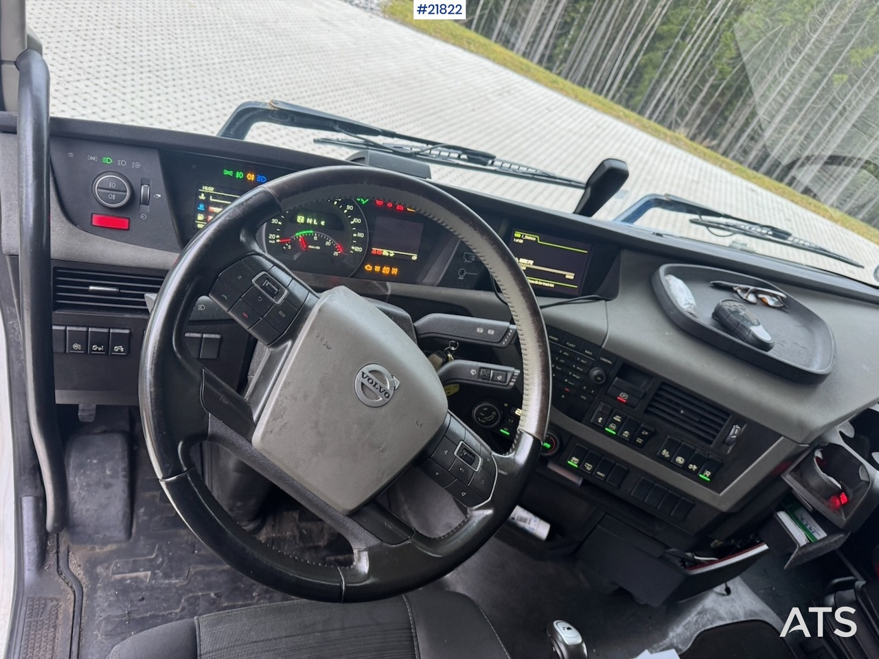 بصندوق مغلق شاحنة Volvo 2015 Volvo FH420 6x2 Skapbil. Eu-godkjent. SE VIDEO: صور 32