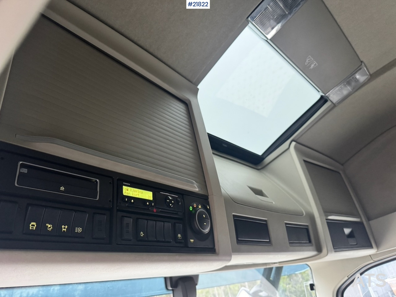 بصندوق مغلق شاحنة Volvo 2015 Volvo FH420 6x2 Skapbil. Eu-godkjent. SE VIDEO: صور 39