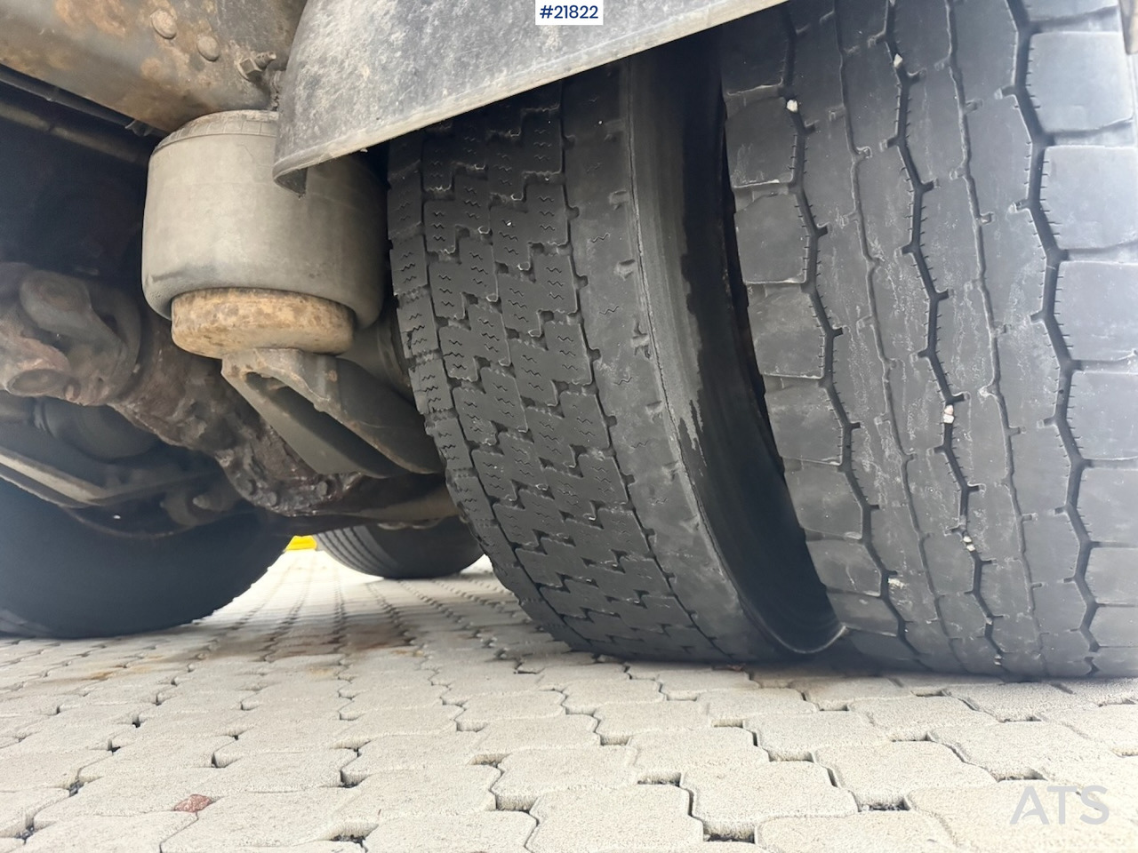 بصندوق مغلق شاحنة Volvo 2015 Volvo FH420 6x2 Skapbil. Eu-godkjent. SE VIDEO: صور 16