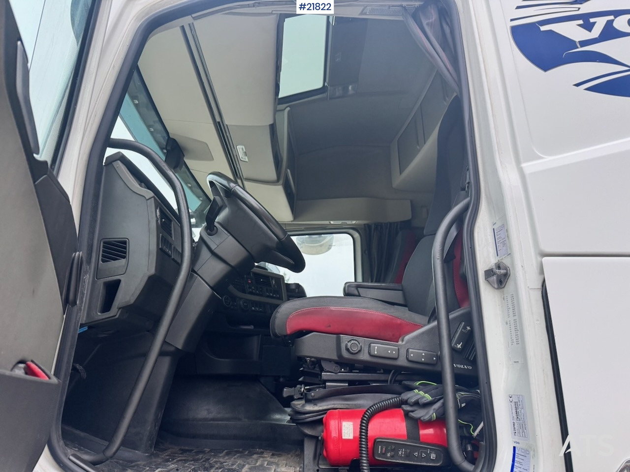 بصندوق مغلق شاحنة Volvo 2015 Volvo FH420 6x2 Skapbil. Eu-godkjent. SE VIDEO: صور 29