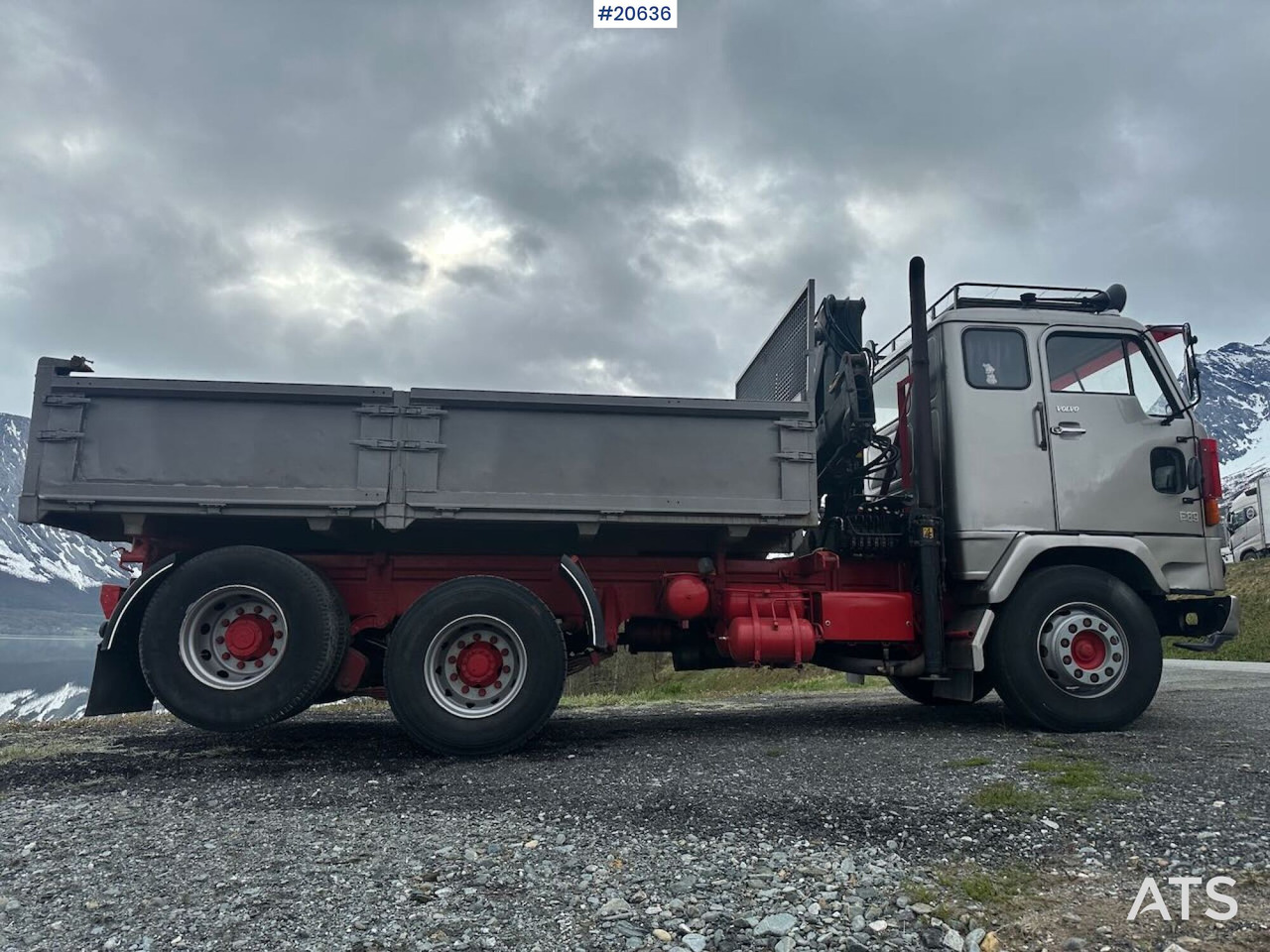 Volvo F89 46 - شاحنات مسطحة, شاحنة كرين: صور 5 Volvo F89 46 - شاحنات مسطحة, شاحنة كرين: صور 5