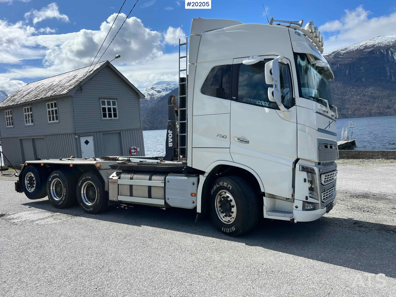 Volvo FH16 750 - شاحنة ذات الخطاف: صور 5 Volvo FH16 750 - شاحنة ذات الخطاف: صور 5